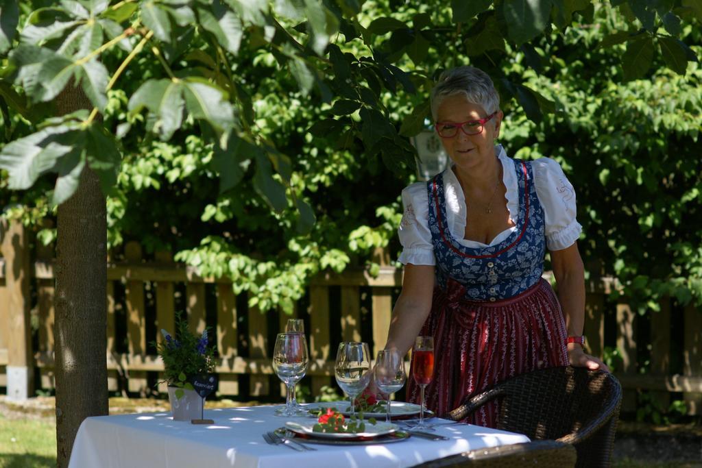 Hotel Landgasthof Hirsch 2*